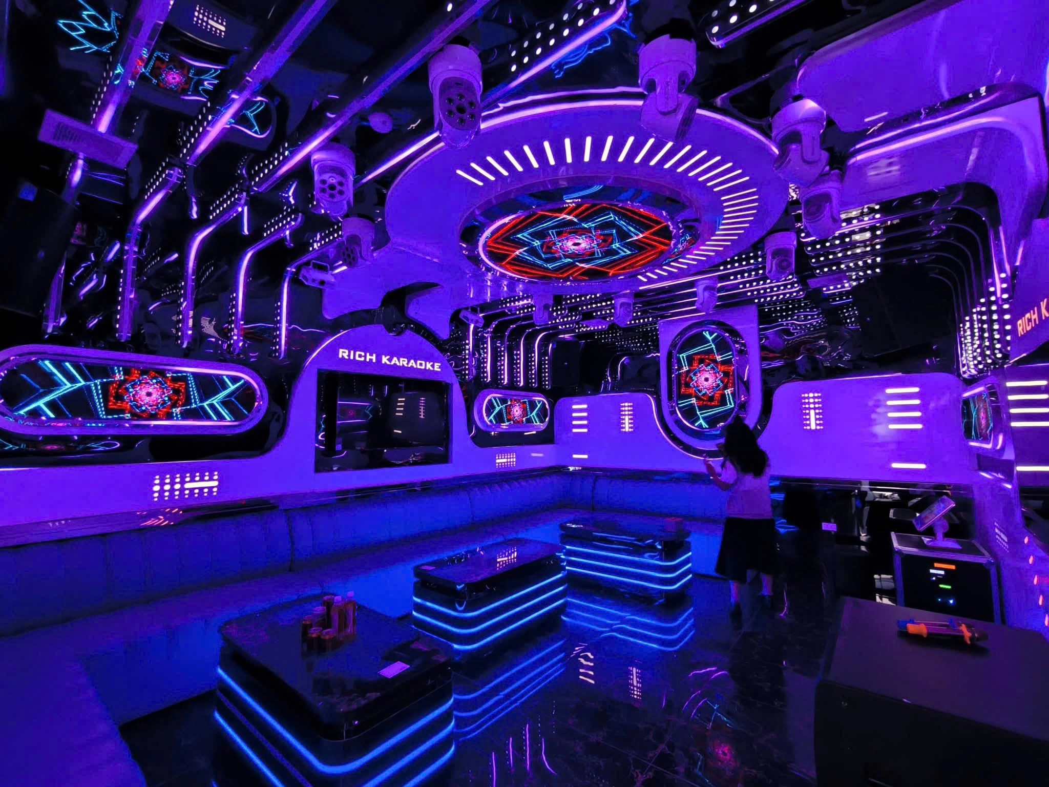 Thi công King Karaoke – Đỉnh cao trải nghiệm ca hát